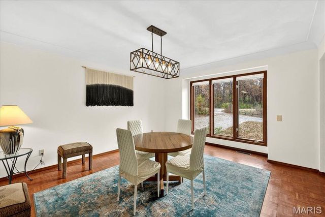 6589 Oak Hill Manor, Glen Carbon, IL 62034