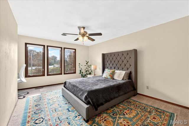 6589 Oak Hill Manor, Glen Carbon, IL 62034