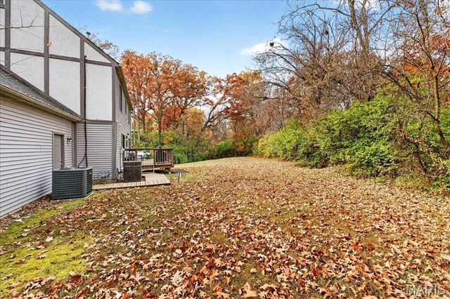 6589 Oak Hill Manor, Glen Carbon, IL 62034