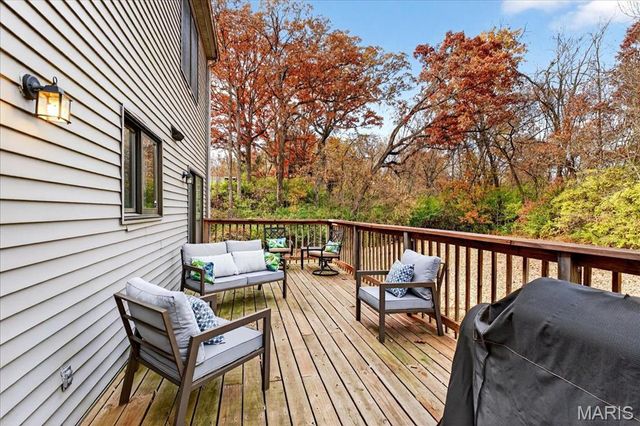 6589 Oak Hill Manor, Glen Carbon, IL 62034