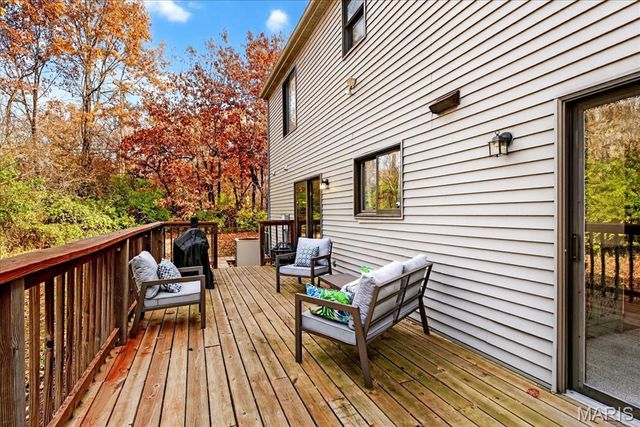 6589 Oak Hill Manor, Glen Carbon, IL 62034