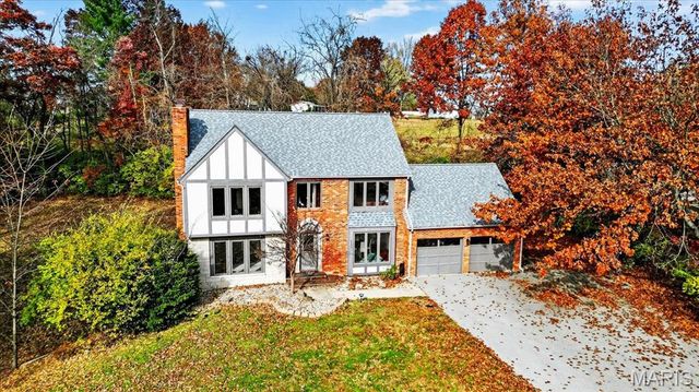 6589 Oak Hill Manor, Glen Carbon, IL 62034