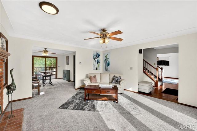 6589 Oak Hill Manor, Glen Carbon, IL 62034