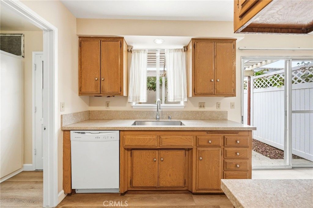 Image 16 of property listing at 1447 Sycamore, Tustin, CA 92780
