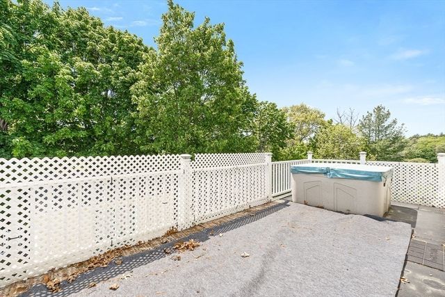 25 Gordon Rd, Lynn, MA 01904
