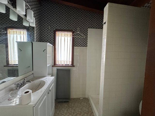 18524 Lyn Court, Homewood, IL 60430