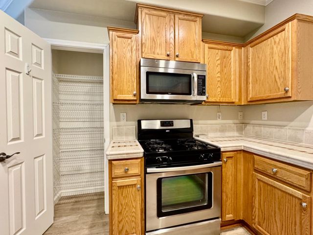 8200 Winterhead, Sacramento, CA 95823