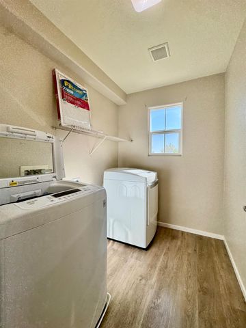 8200 Winterhead, Sacramento, CA 95823