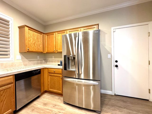 8200 Winterhead, Sacramento, CA 95823