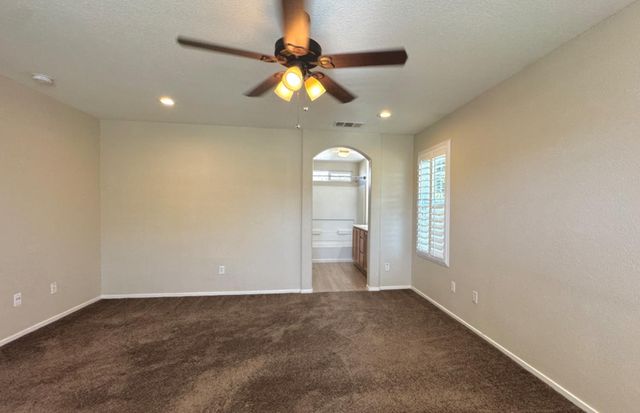 8200 Winterhead, Sacramento, CA 95823