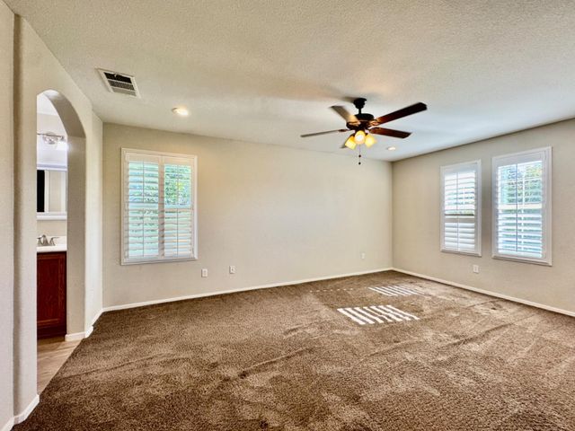 8200 Winterhead, Sacramento, CA 95823