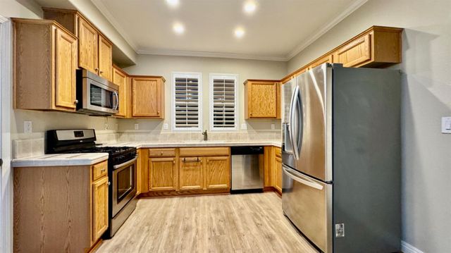 8200 Winterhead, Sacramento, CA 95823