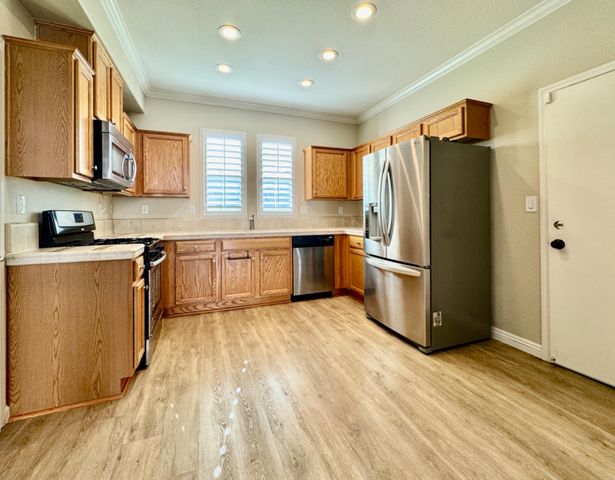 8200 Winterhead, Sacramento, CA 95823