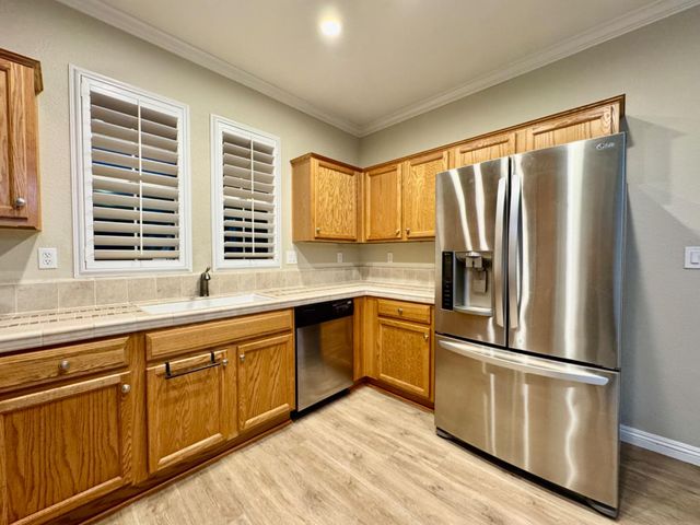 8200 Winterhead, Sacramento, CA 95823