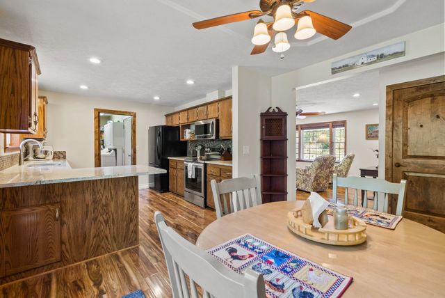 28013 N Bear Lake Rd, Chattaroy, WA 99003