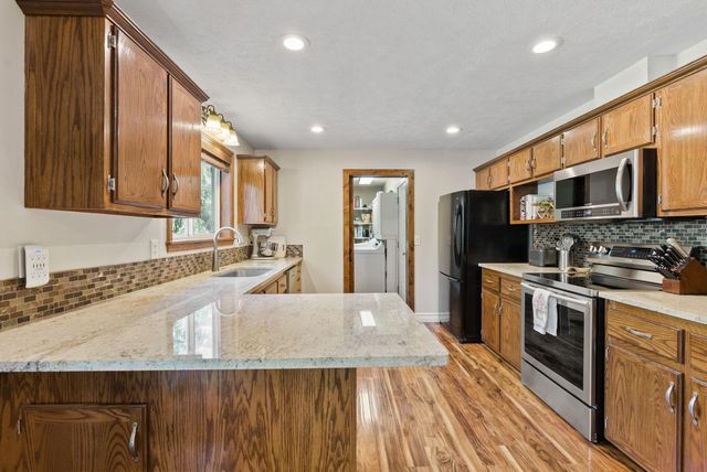 28013 N Bear Lake Rd, Chattaroy, WA 99003