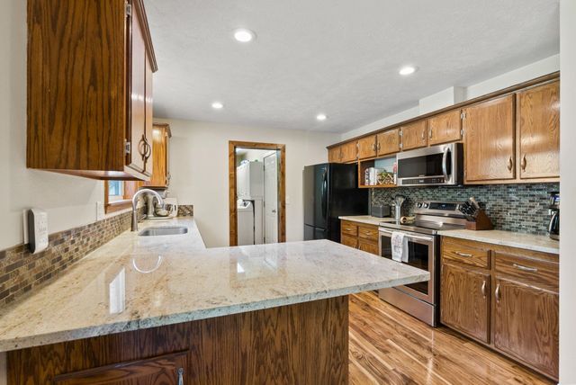 28013 N Bear Lake Rd, Chattaroy, WA 99003