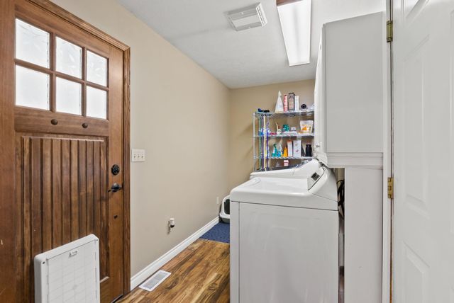 28013 N Bear Lake Rd, Chattaroy, WA 99003