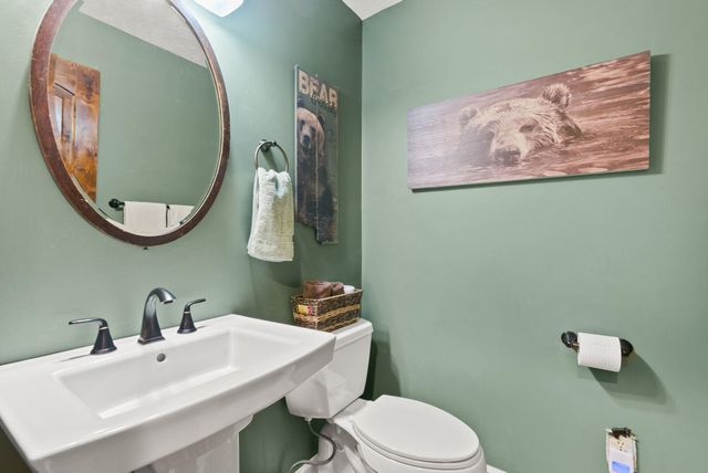 28013 N Bear Lake Rd, Chattaroy, WA 99003