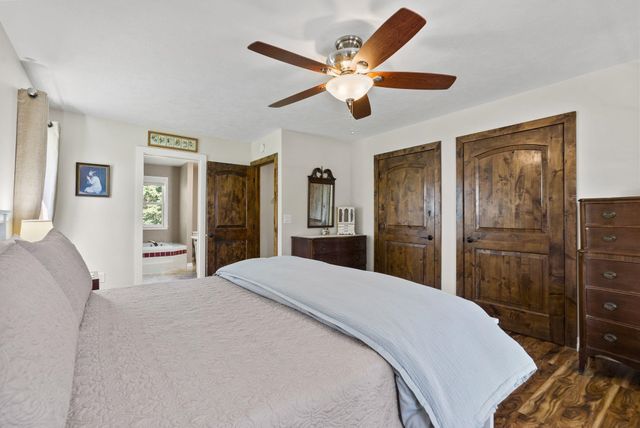 28013 N Bear Lake Rd, Chattaroy, WA 99003