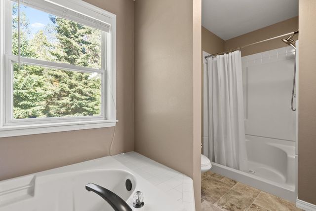 28013 N Bear Lake Rd, Chattaroy, WA 99003
