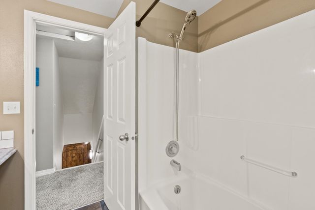 28013 N Bear Lake Rd, Chattaroy, WA 99003