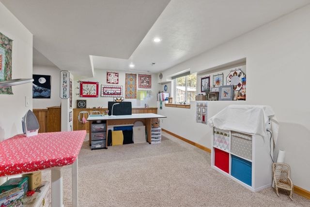 28013 N Bear Lake Rd, Chattaroy, WA 99003