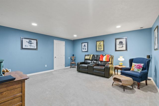 28013 N Bear Lake Rd, Chattaroy, WA 99003