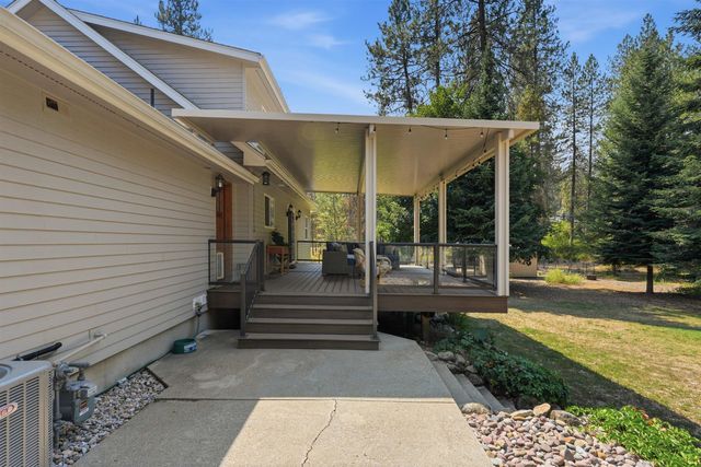 28013 N Bear Lake Rd, Chattaroy, WA 99003