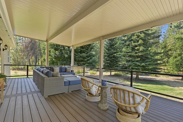 28013 N Bear Lake Rd, Chattaroy, WA 99003