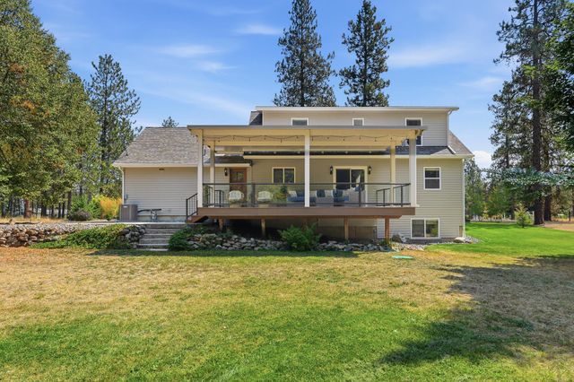 28013 N Bear Lake Rd, Chattaroy, WA 99003