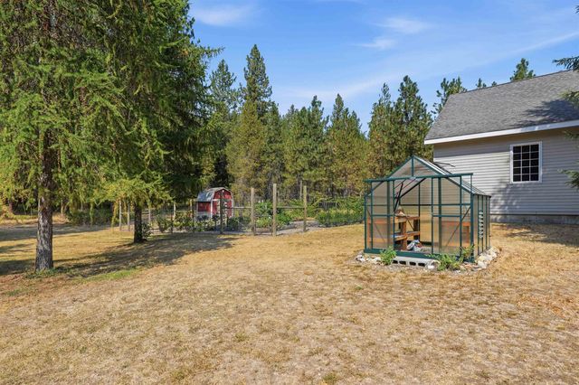 28013 N Bear Lake Rd, Chattaroy, WA 99003