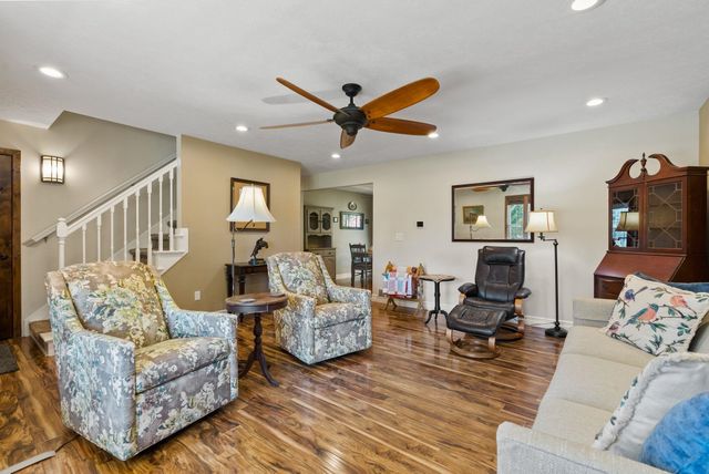 28013 N Bear Lake Rd, Chattaroy, WA 99003