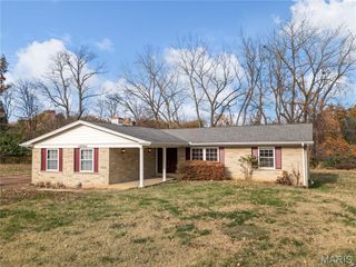 12743 Redfox Court, Maryland Heights, MO 63043