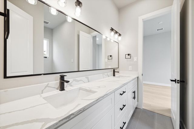 5811 Mansfield Heights Ln, Houston, TX 77091