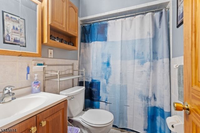 25 Allan Dr, North Arlington Boro, NJ 07031