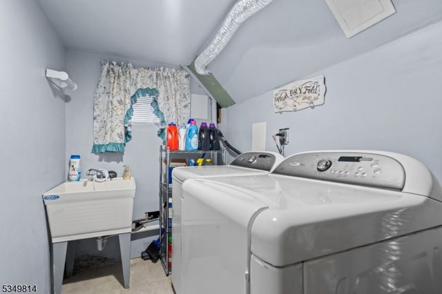 25 Allan Dr, North Arlington Boro, NJ 07031