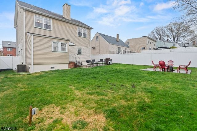 25 Allan Dr, North Arlington Boro, NJ 07031