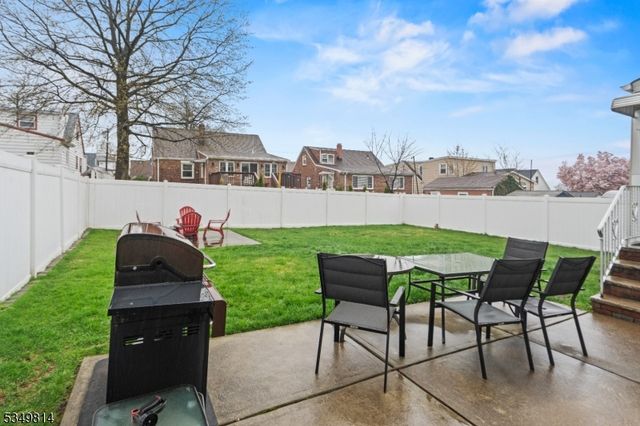 25 Allan Dr, North Arlington Boro, NJ 07031