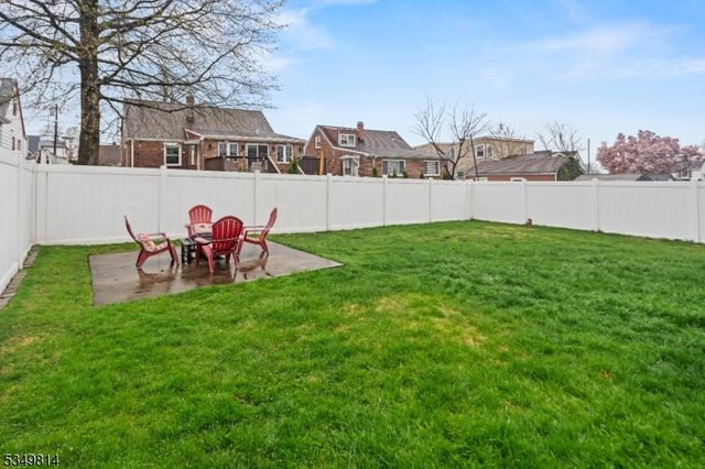 25 Allan Dr, North Arlington Boro, NJ 07031