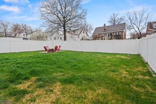 25 Allan Dr, North Arlington Boro, NJ 07031