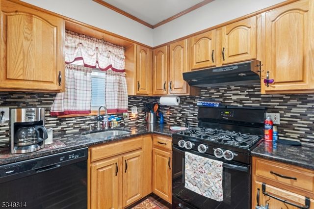 25 Allan Dr, North Arlington Boro, NJ 07031