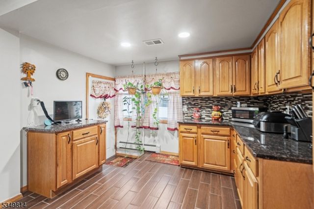 25 Allan Dr, North Arlington Boro, NJ 07031