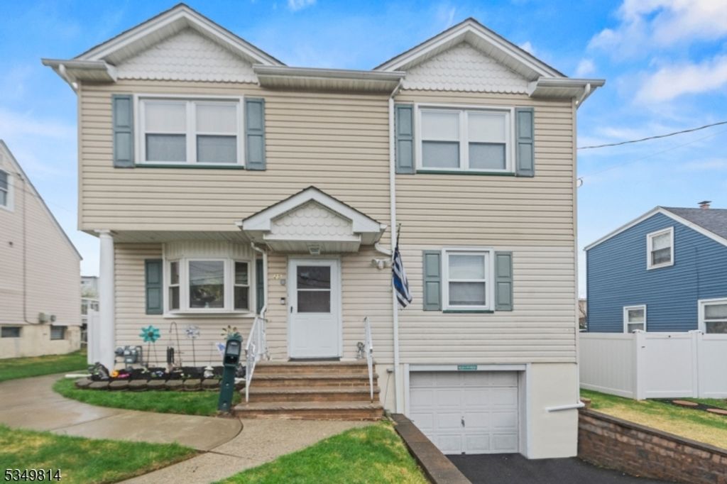 25 Allan Dr, North Arlington Boro, NJ 07031