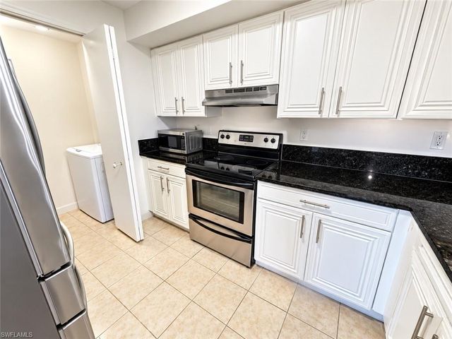 8275 Ibis Club DR 706, Naples, FL 34104