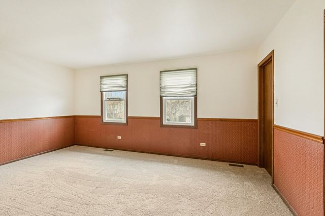 18604 Carpenter Street, Homewood, IL 60430