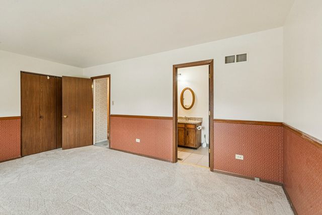 18604 Carpenter Street, Homewood, IL 60430