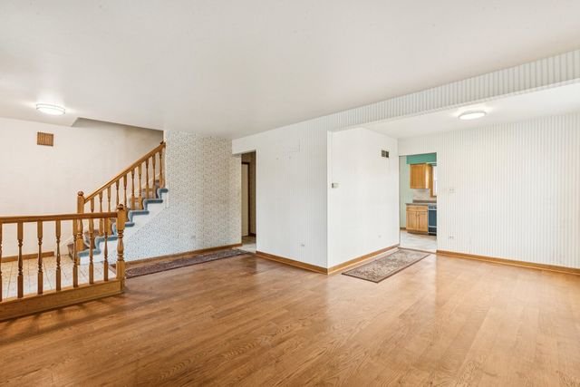 18604 Carpenter Street, Homewood, IL 60430