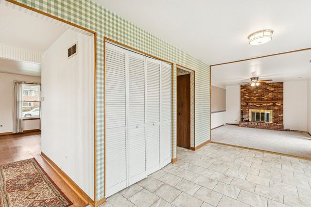18604 Carpenter Street, Homewood, IL 60430