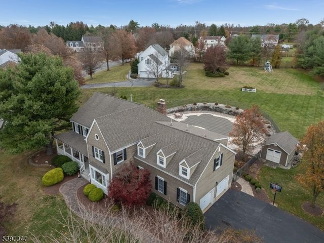 12 Woodside Ln, Raritan Twp., NJ 08822